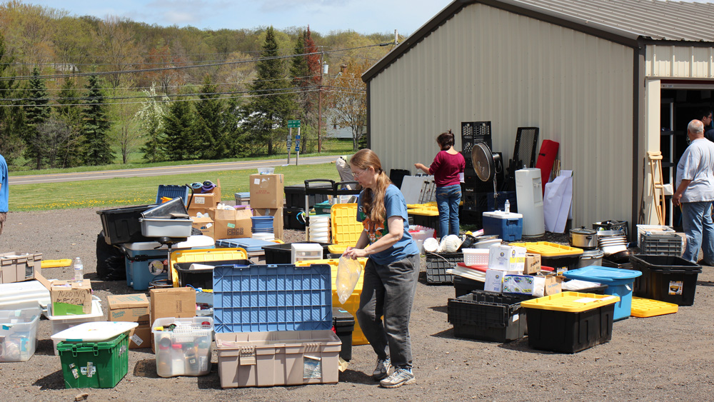 Storage photo: sorting.